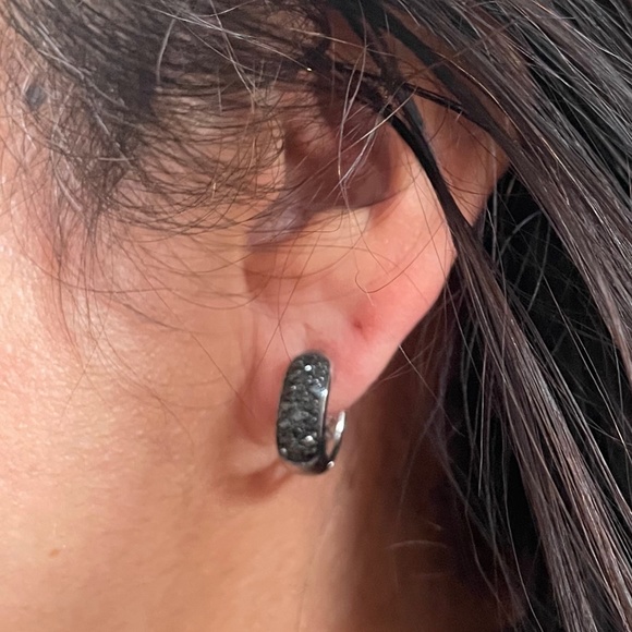 Black spinel sterling silver hoop earrings - Picture 6 of 6